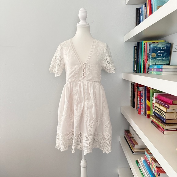 Spell White Embroidered Lace Mini Dress Medium - Picture 4 of 16